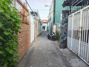 hàng hiếm bán đất hẻm củ chi gần biển hòn chồng nha trang , xây cất nhà để ở gần biển hòn chồng