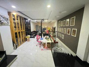 đại hạ giá 20,6 tỷ còn 19,6 tỷ - nhà đẹp đường cộng hòa, tb - 5x22 - 4 tầng - vào ở ngay