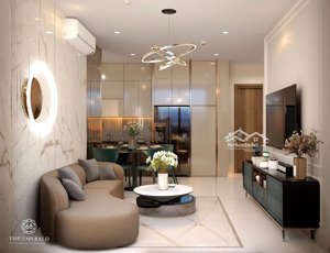 chính chủ bán gấp căn hộ the emerald 68 2pn 1wc, view hồ bơi, tầng cao, giá 3tỷ. lh 
