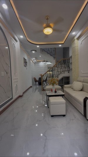 nha đẹp - full nội thất ngô gia tự 3.3 x 10.6m nở hậu 3 tự 3 tầng 4 pn giá 8.2 tỷ/tl p4, quận 10