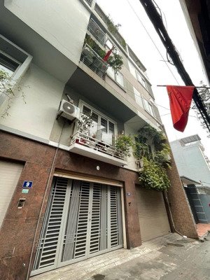 chính chủ nhờ bán gấp nhà tây mỗ, dt 51m2 x 4 tầng dân xây 8.3 tỷ, ngõ ô tô 5 tạ, bãi gửi xe 15m