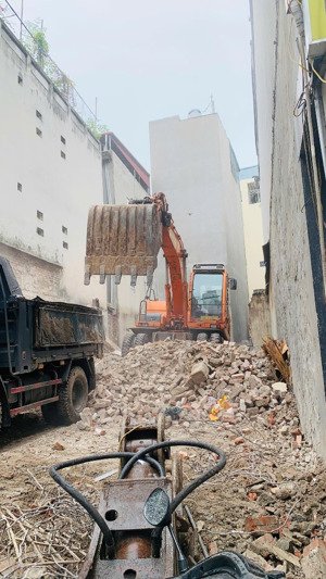 122m2, mt 12m, 2 thoáng, nguyên xá, 100m ra đường 32. ngõ to, rộng, thoáng.