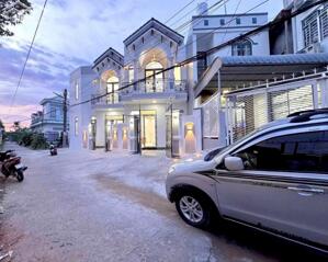 NHÀ TRỆT LẦU XÂY MỚI HẺM 28 HUỲNH PHAN HỘ