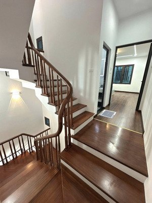 cực hiếm 30m 5 tầng giá nhỉnh 6 tỷ thái thịnh, trung tâm đống đa