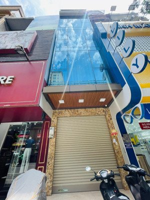 mặt phố vip cầu giấy 6 tầng thang máy * dt 45m2. 2 thoáng, vị trí cực đẹp, kinh doanh sầm uất