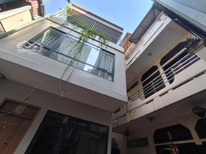 bán gấp nhà riêng tại lạc long quân 170m2, sẵn 2 nhà. cách hồ tây 5p đi bộ. giá đầu tư chỉ 27 tỷ