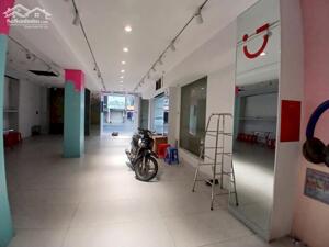 Cho Thuê Nhà Góc 2 MT Đường Nguyễn Trãi Quận 5.KC: 7 Tầng.Giá 350tr
