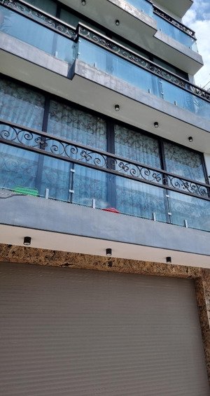 dành cho gia đình tìm nhà thang máy, nhiều phòng ngay trung tâm bồ đề - sau đa khoa tâm anh -