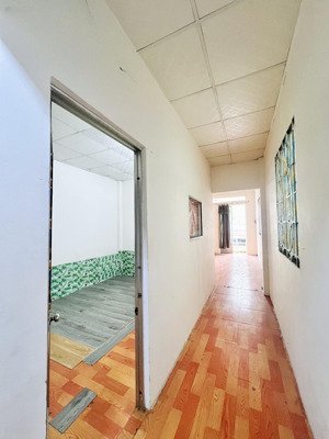 bán nhà 2 tầng diện tích lớn 5,1 x 20m, tiện làm kho hàng hoặc xây mới 5 tầng, chỉ hơn 6 tỷ