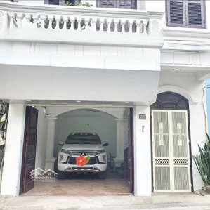 nhà cần bán vì gia đình có việc