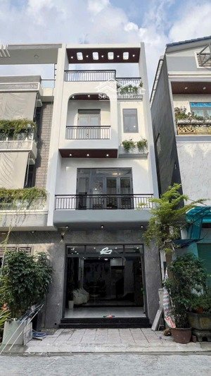 bán nhà sổ riêng đã hoàn công giá chỉ:5ty giảm 4ty,299 tặng full nội thất p. bình chuẩn, tp. t