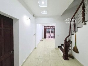 bán nhà 4 tầng tôn đức thắng đống đa 45m², mặt tiền 4.5m, ô tô đỗ cửa, lô góc, giá 7.8 tỷ
