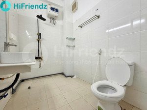 phòng trọ cửa sổ lớn siêu rộng 50m2 đinh bộ lĩnh ở 3 4 người gần hutech uef văn lang 