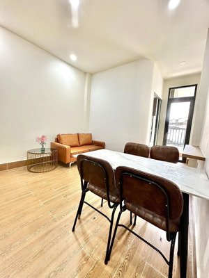 hxh hồ bá kiện q10, 66m2 4 tầng, 6 chdv + mbkd, dòng tiền lên đến 80tr/th - hẻm 6m, sát mặt tiền