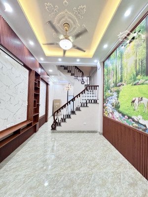 bán nhà khương trung_ ngõ thông_ô tô đỗ cổng _sát hồ điều hoà_40m2_8.8 tỷ