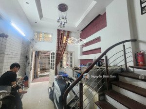 bán nhà nguyễn văn cừ 68m 8.8 tỷ nhà 2 thoáng mt 4.3m hiếm