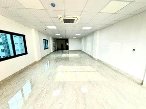 40 tỷ sở hữu ngay nhà lô góc 3 mặt thoáng thanh nhàn 120m*9t mt6m ô tô tránh đỗ cửa