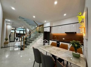 chính chủ cần bán gấp nhà 1tỷ550 ngay đ. 22 tháng 12, thuận giao, tp thuận an nằm cạnh kdc vietsing