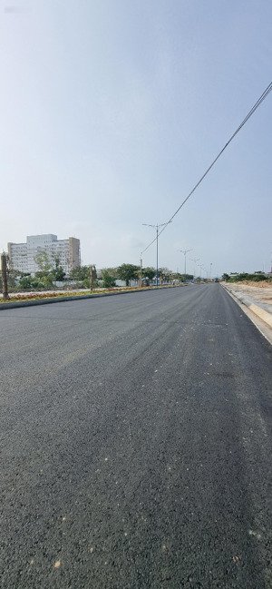 bán đất mặt tiền đường hàng điều ngang 85m -cách dự án sungroup 100m