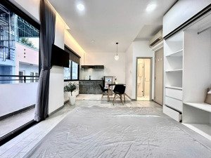 phòng ngủ cao cấp ban công thoáng mát ngay dh sư phạm, khoa học tự nhiên, sài gòn