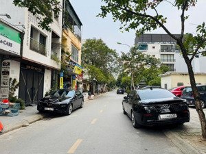 chính chủ bán nhà mặt phố nguyễn văn hưởng vỉa hè - siêu kinh doanh. dt: 108m2, mt: 6m. hai thoáng