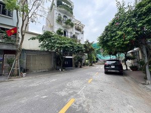 bán nhà c4 khu tđc giang biên - vỉa hè - kinh doanh - đường 13m. dt: 73m2, mt: 5m. giá thương lượng