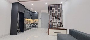 bán gấp nhà nguyễn văn cừ 35m 5 tầng mt5m, gần ô tô, 2 thoáng giá 7,8 tỷ