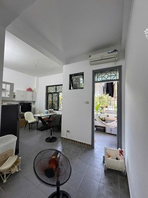 chính chủ bán nhà chung cư xa la. cầu bươu. hà đông. hà nội lô góc toàn ánh sáng 70m giá 3,5 tỷ