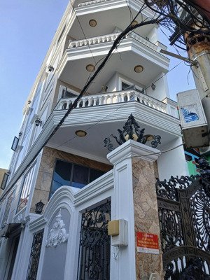 hiếm - biệt phủ - ngay chợ lớn - giáp q5 - 9 tỷ - gần 100m2