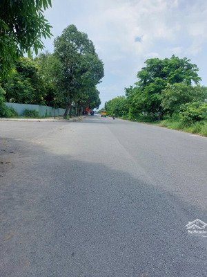 bán lô góc 2 mặt tiền đường 20m và 12m tại kdc số 1, p. tml, quận 2. dt 10 x17.5m. giá 150tr/m2