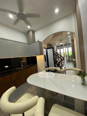 chinh chủ bán nhà đẹp ở ngay 46m2 - 9,6tỷ tại hoàng hoa thám, tây hồ.