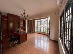 cho thuê nhà 16 ngõ 236 lê trọng tấn 115m2 x 4 tầng, nhà kiểu biệt thự đẹp, ngõ ô tô đỗ trong nhà