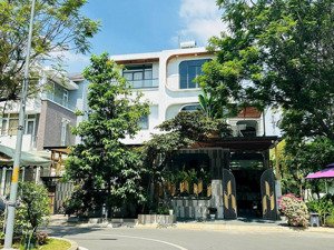 bán gấp biệt thự siêu đẹp nội khu nguyễn văn hưởng , thảo điền ,q2-160m2 (10x16)-3 tầng gía 35 tỷ