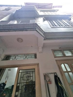 diện tích rộng phố hào nam nhà dân xây chắc chắn cách phố 50m giá đầu tư