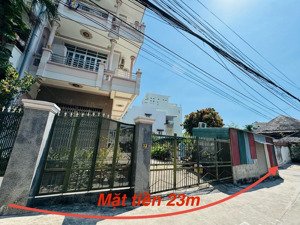 kẹt cần bán gấp đất tặng căn nhà view biển gần bãi tắm hòn chồng hẽm oto phạm văn đồng