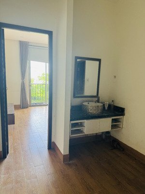 chính chủ cần bán tòa nhà 4 tầng huỳnh văn nghệ -trục chính làng đại học