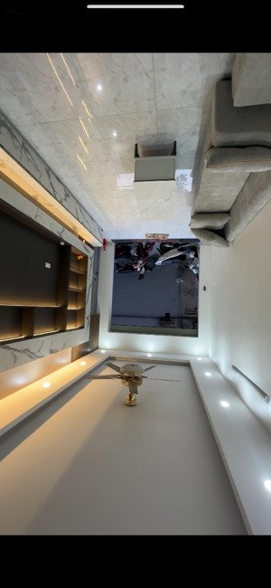 sát đh đại nam, 42m2 dân xây, có thang máy, 4,98 tỷ (rẻ nhất khu)