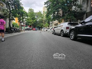 chủ cần bán gấp tổ hợp liền kề gần ngã tư sở - kim giang 120 m , giá 23 tỷ