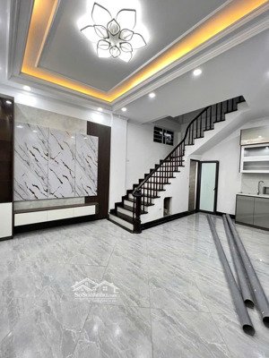 bán gấp nhà riêng 31m2 tại đại từ, 6,6 tỷ, 3pn, 3wc , nhà gần phố, gần chợ