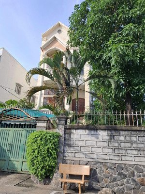 bán nhà mặt tiền đường 8 linh chiểu ngay vincom thủ đức giá 42 tỷ