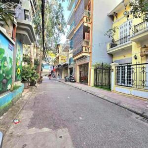 Cho thuê nhà 4 tầng Quan Nhân, Thanh Xuân. Giá: 18tr. LH: 0937158386