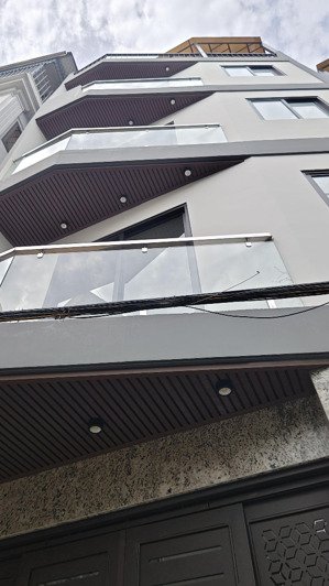 bán gấp nhà 5 tầng gần phố lớn chỉ hơn 4 tỷ