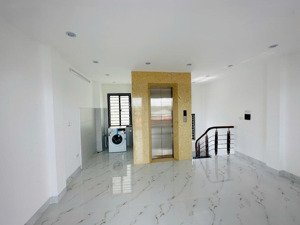 siêu phẩm hoàng hoa thám - thang máy - ô tô tránh - ở & kinh doanh đỉnh