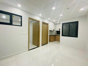 cho thuê 2 ngủ 2vs 52m2 ban công đông. nhà mới nhận giá chỉ 5 tr/tháng. chung cư đổng quốc bình