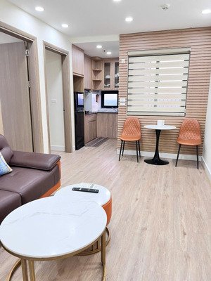 cho thuê góc 2 mặt thoáng 2 ngủ 2vs full đồ 7tr/tháng (bao full phí). chung cư hoàng huy lạch tray.