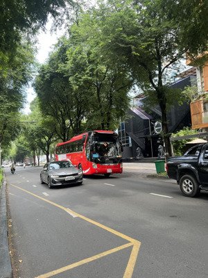 bán nhà mặt tiền 4 nguyễn thành ý quận 1 -dt 12,55 m x 19 m cn 239m2 - gpxd hầm - 7 tầng giá 100 tỷ