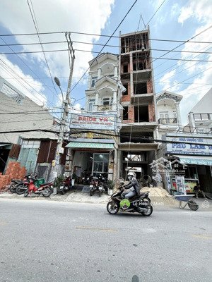 siêu phẩm nhà phố 5 tầng có thang máy 650kg mặt tiền đường huỳnh thị hai. ngay gần chợ hạt điều