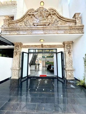 cho thuê nhà mặt tiền nguyễn tri phương 1 trệt 3 lầu 6 phòng ngủ full nội thất , giá chỉ 25triệu