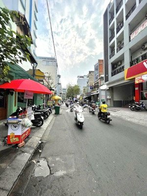 bán nhà bình thạnh - kế bên hutech - 6x25m - hầm 7 tầng - hẻm xe hơi đỗ cửa - thu nhập 180tr/tháng