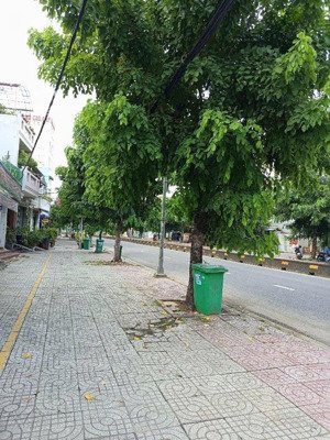 nhà cấp 4 mặt tiền đường lê thị riêng , phường thới an, q12, dt96 m2 (4,18mx23m). 8tỷ